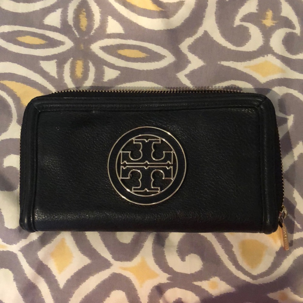 Tory Burch black leather wallet